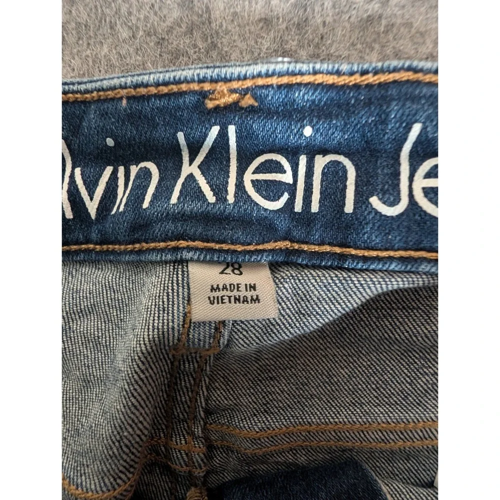 Calvin‎ Klein Jeans Mens Blue Denim Shorts Distressed Medium Wash Size 28